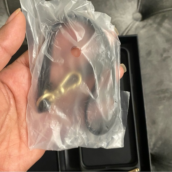 New iPhone 11 Pro Max Wilken Leather iPhone Crossbody Phone Case with Wallet - Picture 12 of 14